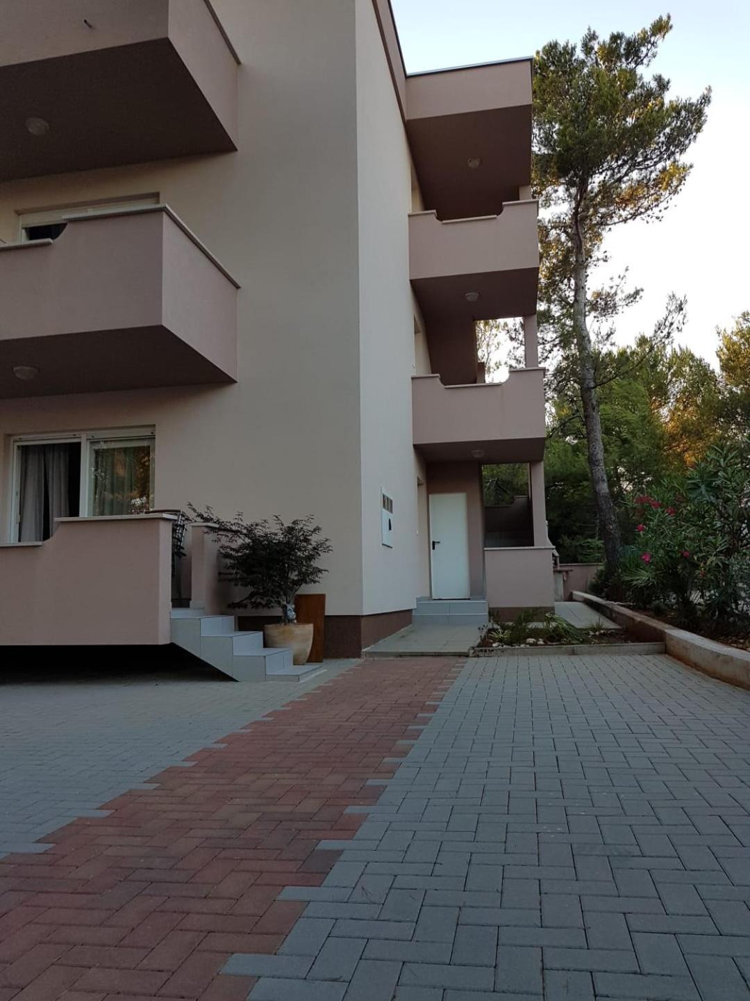 ויר Apartmani Vukadin מראה חיצוני תמונה